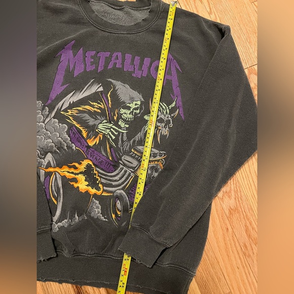 Metallica Urban Outfitters Distressed Crewneck - Picture 9 of 11